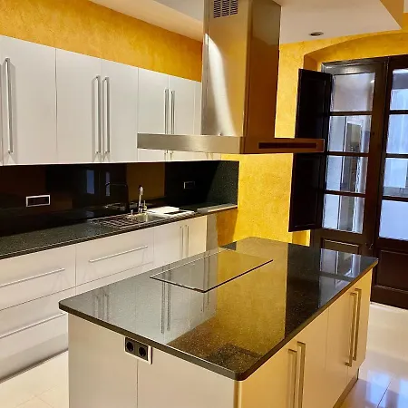 Ca N'arago, Edificio Modernista Del Arquitecto Rafael Maso Homestay