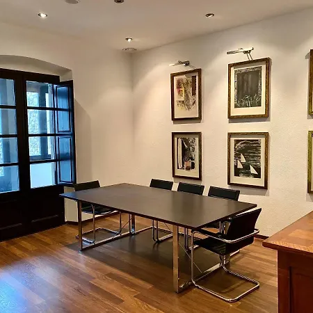Habitación en casa particular Ca N'arago, Edificio Modernista Del Arquitecto Rafael Maso *